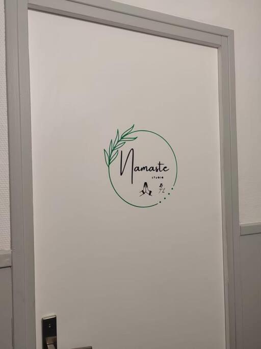 Namaste Studio By T&L Apartamento Denain Exterior foto